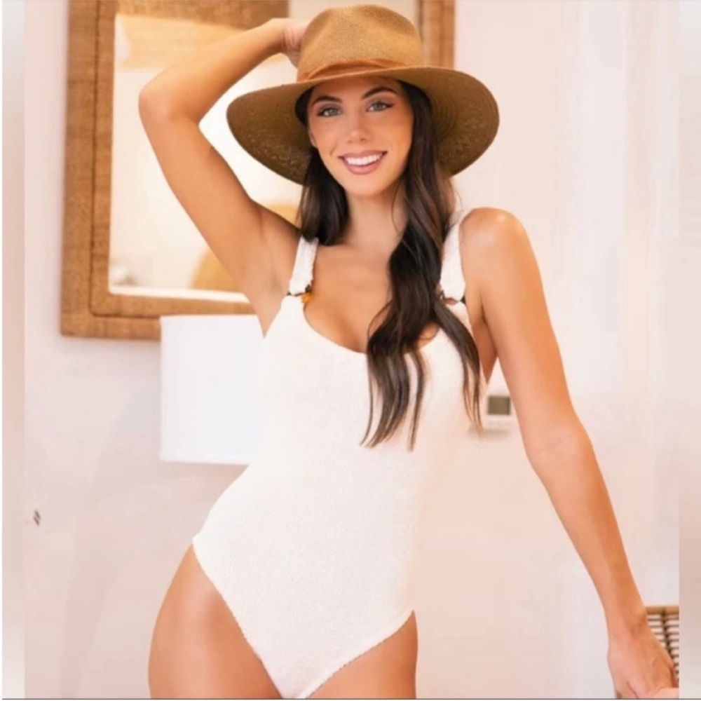 🫶 Hunza G 🫶 Domino Bathing suit in Blush - NWT - Picture 6 of 9